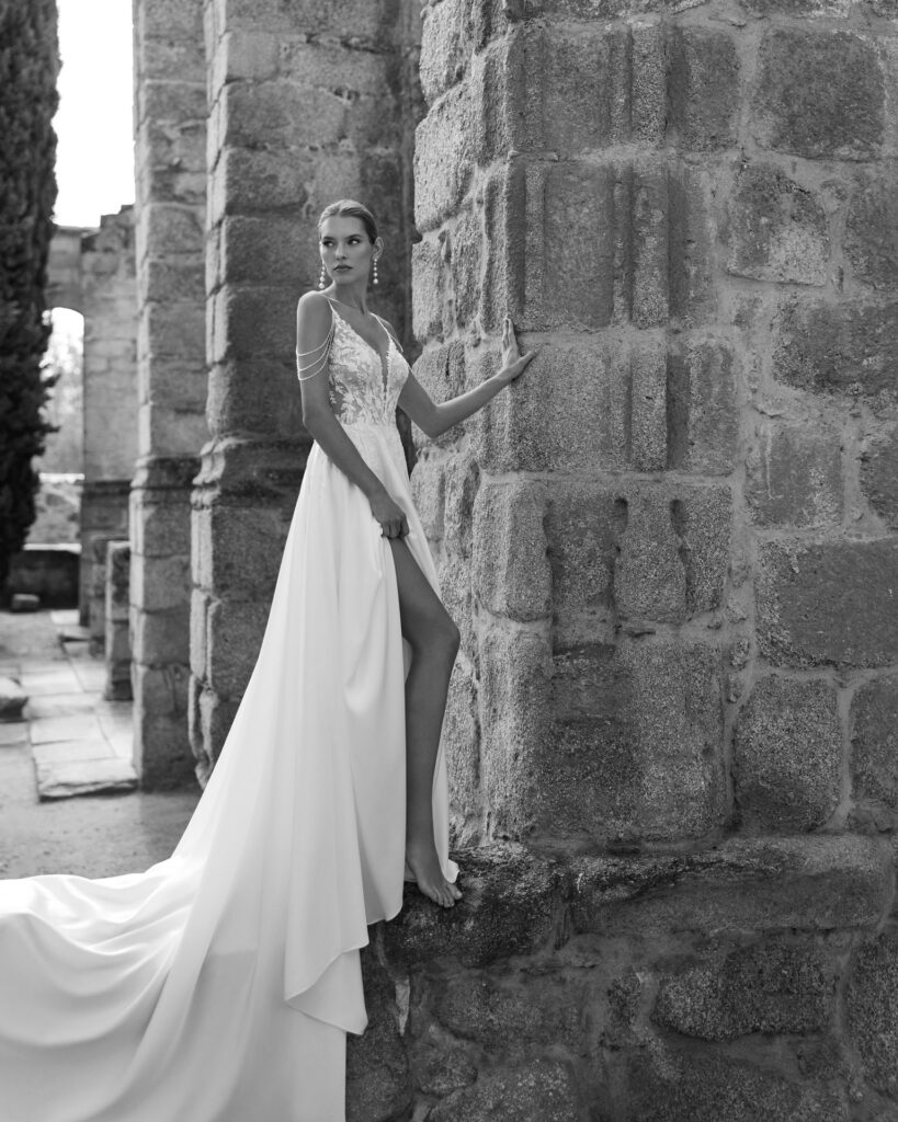 Brautkleid Palna von Adriana Alier im Brautmoden-Atelier Love & Brides Frankfurt