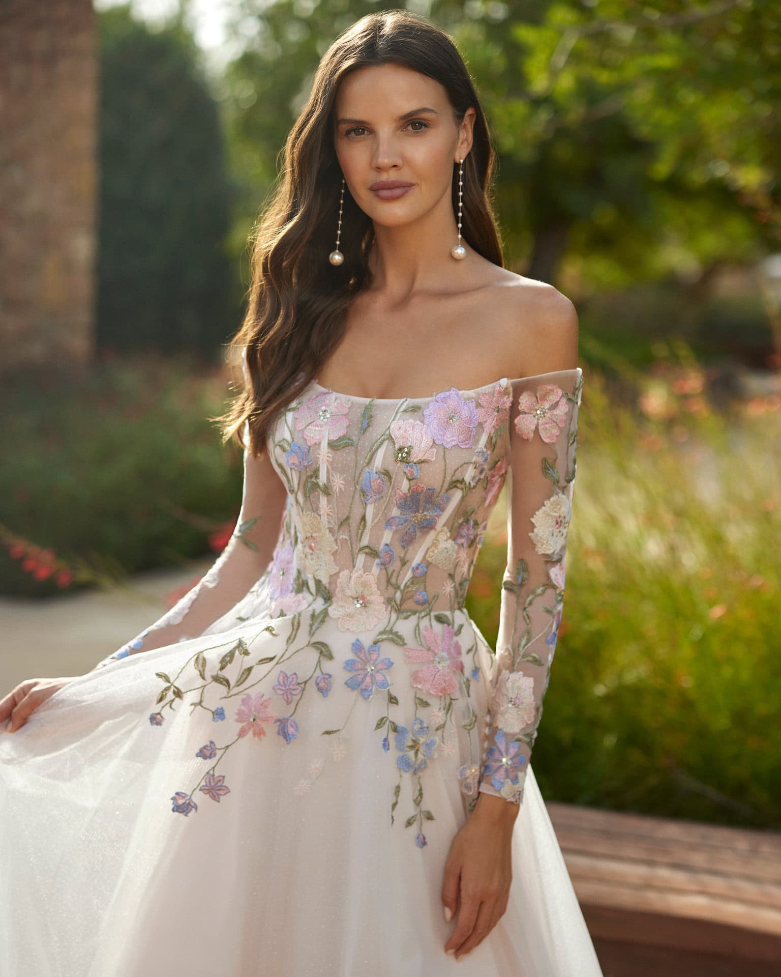 Brautkleid Shena von Adriana Alier – Stil verspielt-romantisch