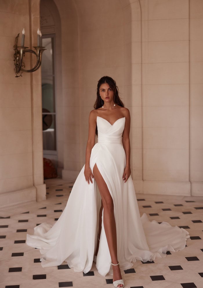 Brautkleid Lina von YEDYNA im Bridal Atelier Love & Brides Frankfurt